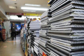 Material Escolar Foto Tony WinstonAgência Brasília